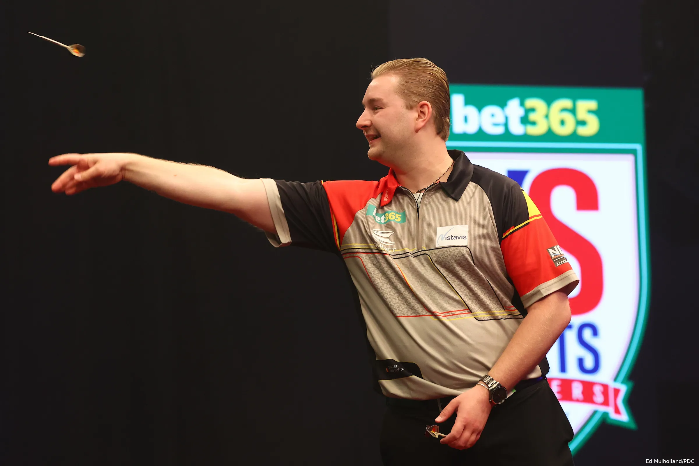 dimitri van den bergh r1 us darts masters 1