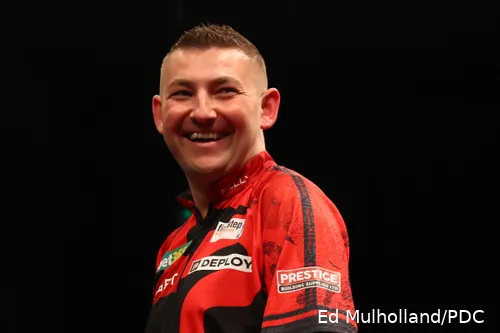 Nathan Aspinall neemt het in de openingsronde van de World Matchplay op tegen Luke Woodhouse