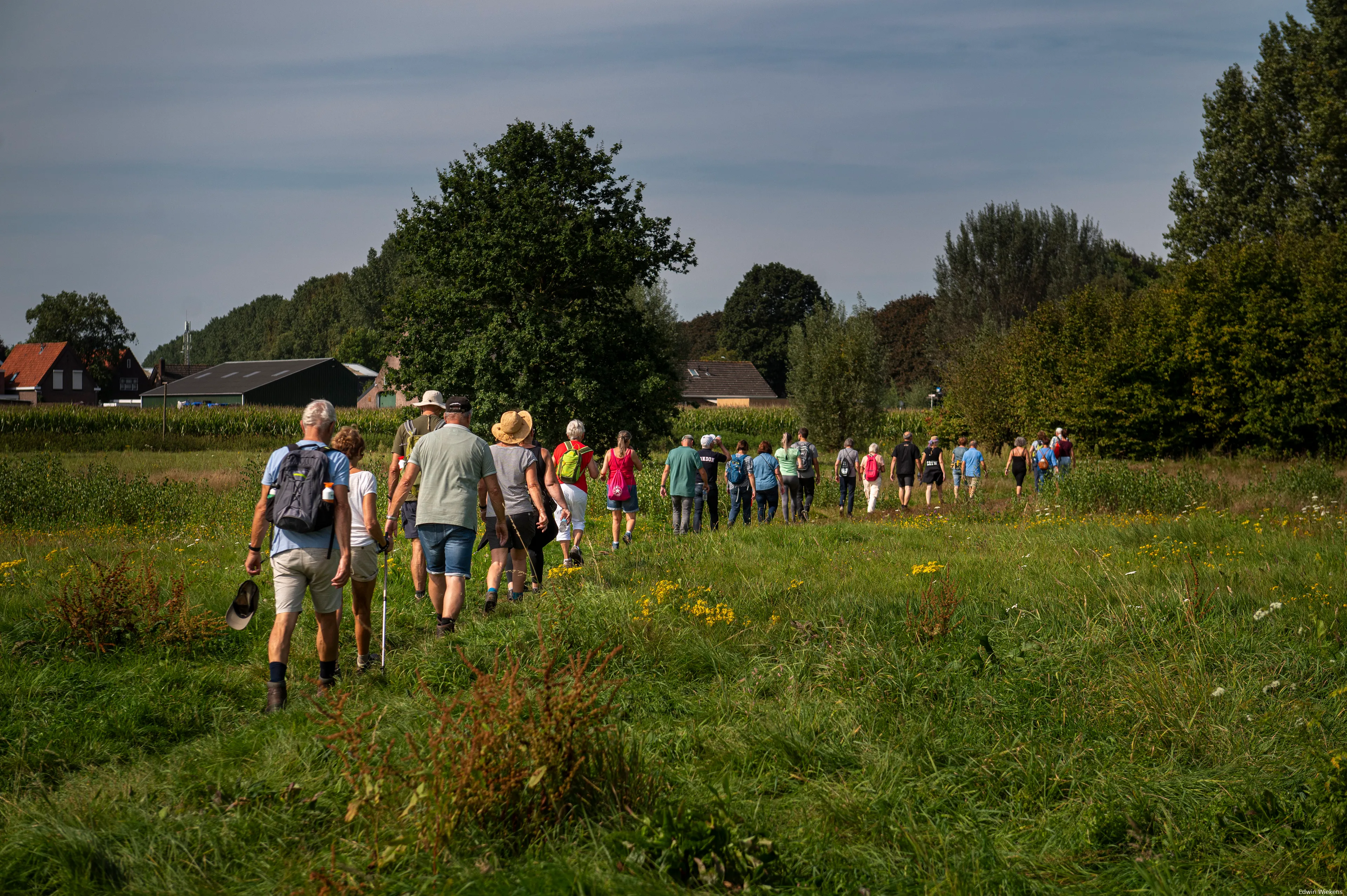 wandeling expeditie zuiderwaterlinie 2023 in waalwijk fotograaf photedby edwin wiekens