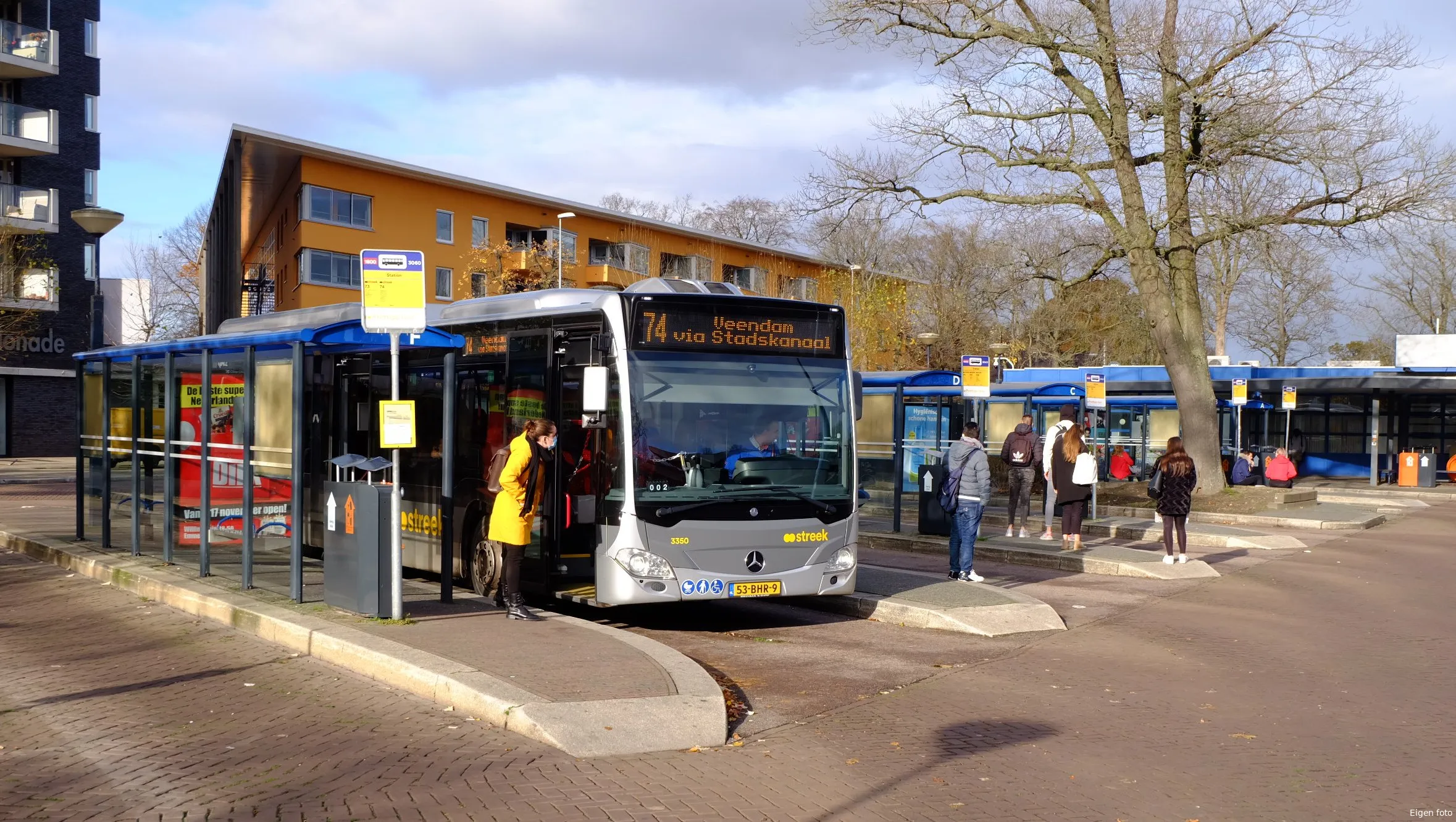 emmen station busstation bus