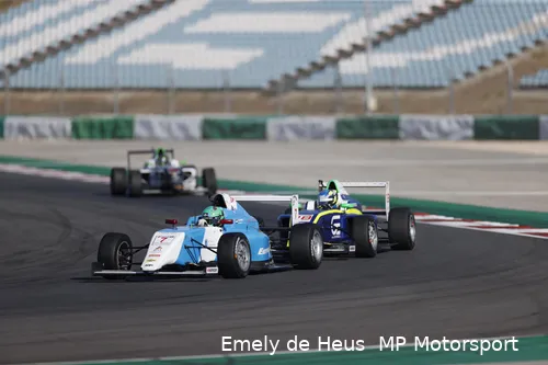 De Heus in actie in het Spaanse F4-kampioenschap (Foto: Emely de Heus/MP Motorsport)