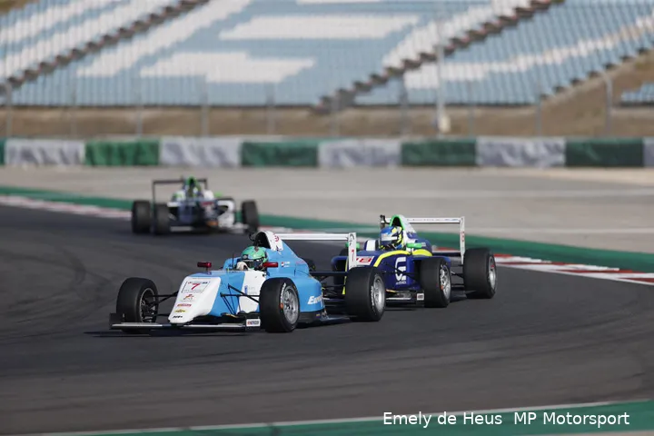 De Heus in actie in het Spaanse F4-kampioenschap (Foto: Emely de Heus/MP Motorsport)