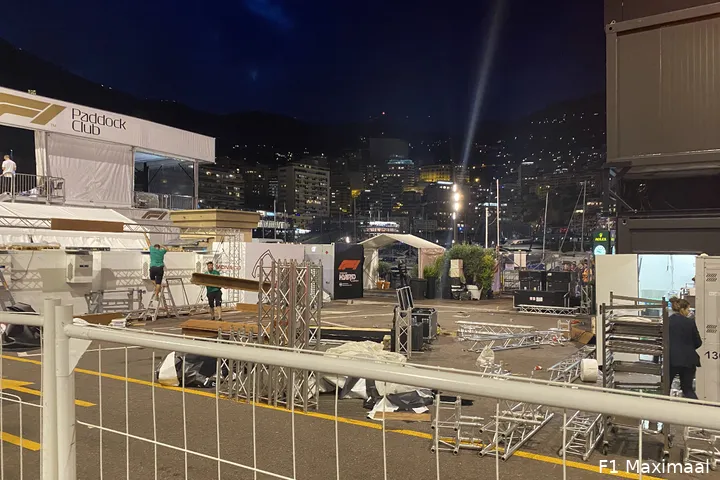 De paddock wordt helemaal leeggehaald en alle spullen worden ingepakt voor de volgende race in Canada.