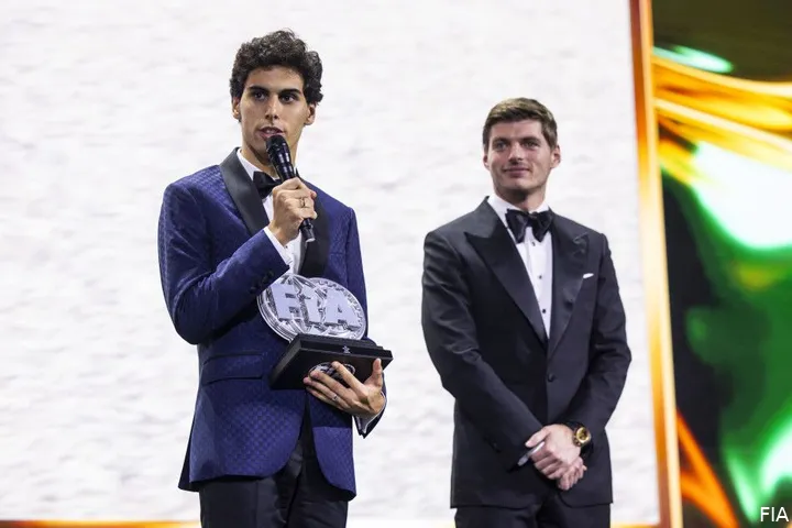 <i>De Formule 2-kampioen en de Formule 1-kampioen samen op het FIA-gala.</i>
