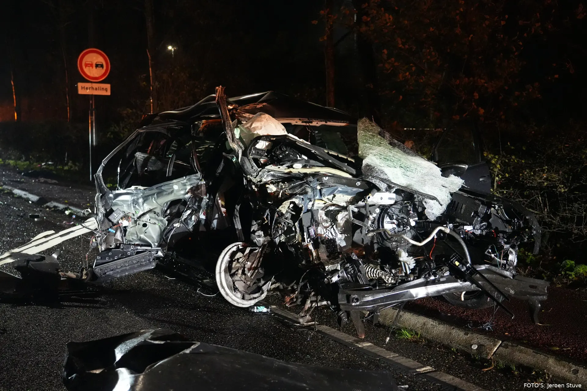 man crasht boom oosterhoutjpg