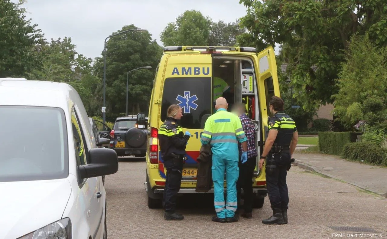 man uit water gered door visser vught 1