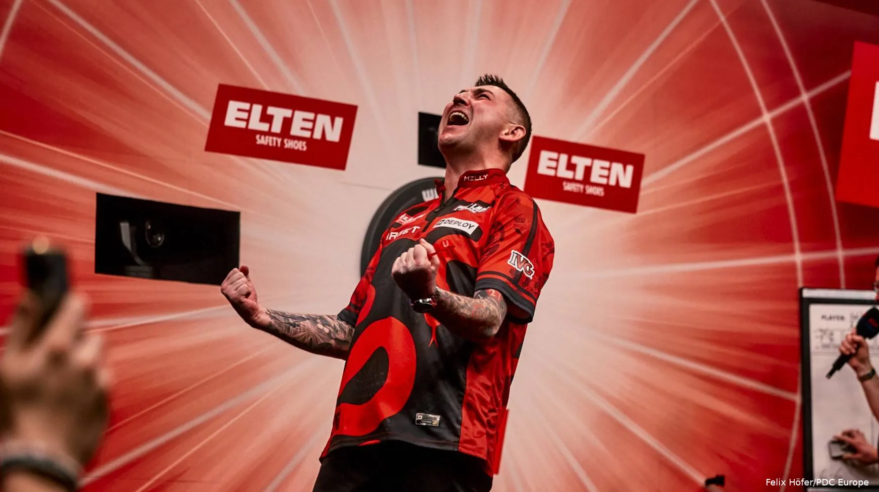 Nathan Aspinall jubelt ausgelassen