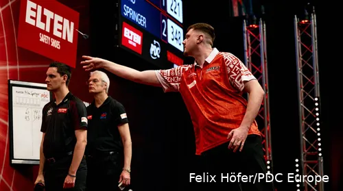 Ein absolutes Highlight der Achtelfinal-Session: Im Duell zwischen Niko Springer und Martin Schindler treffen die beiden besten Dartspieler des Landes aufeinander