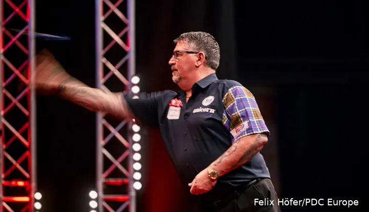 Gary Anderson in action
