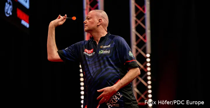 Raymond van Barneveld überzeugte in seinem Erstrundenduell gegen Patrick Klingelhöfer