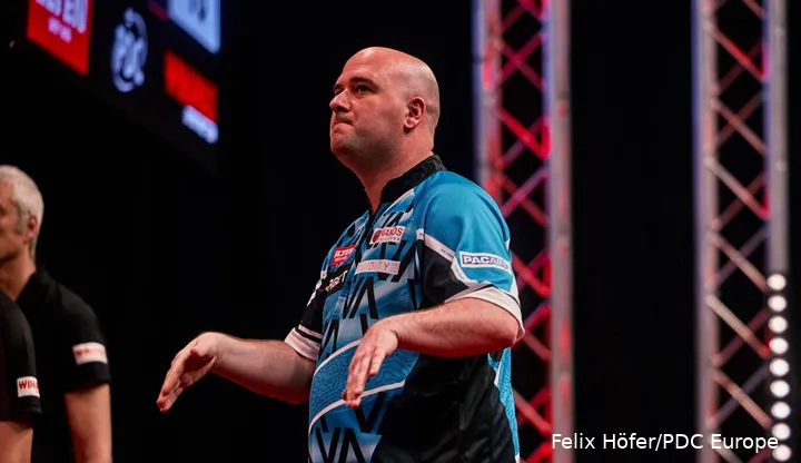 Naast Michael van Gerwen wist ook Rob Cross nog geen weektitel te veroveren in de Premier League Darts 2025