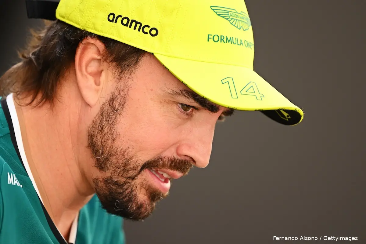 fernando alonso aston martin