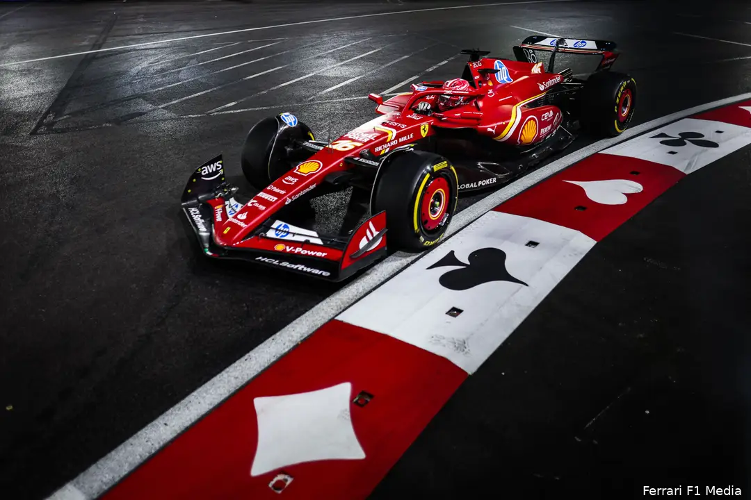 <i>Charles Leclerc had een flinke scheldpartij over de boordradio na de Grand Prix van Las Vegas.</i>