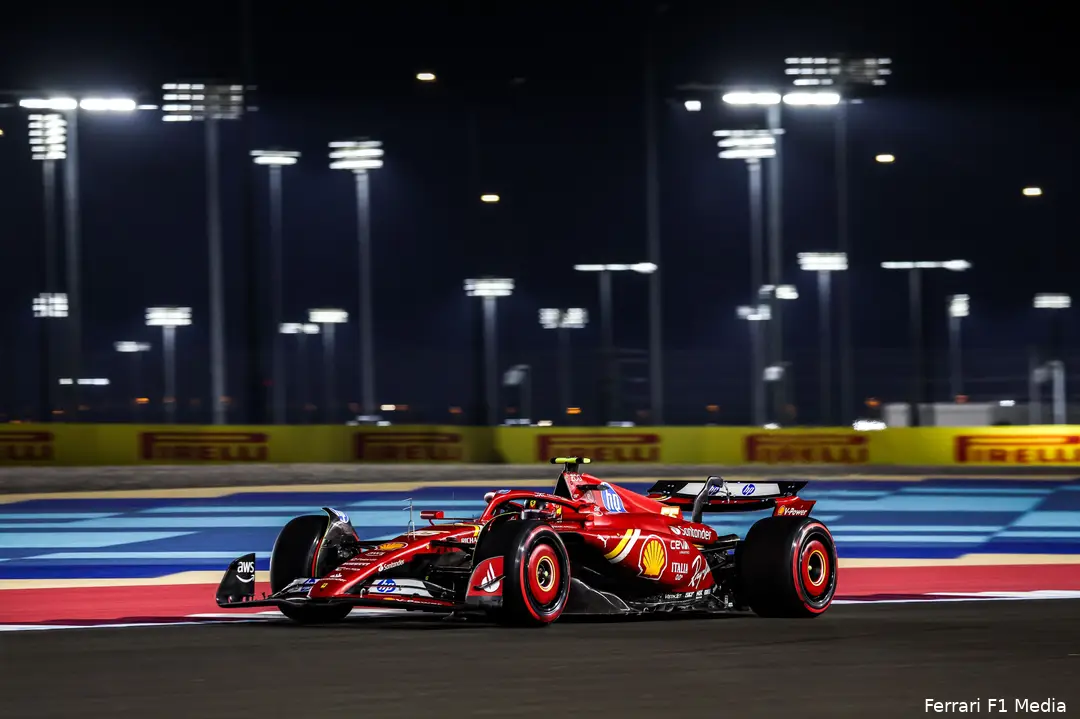 Sainz had een moeilijk race in Qatar, nadat hij een lekke band kreeg.