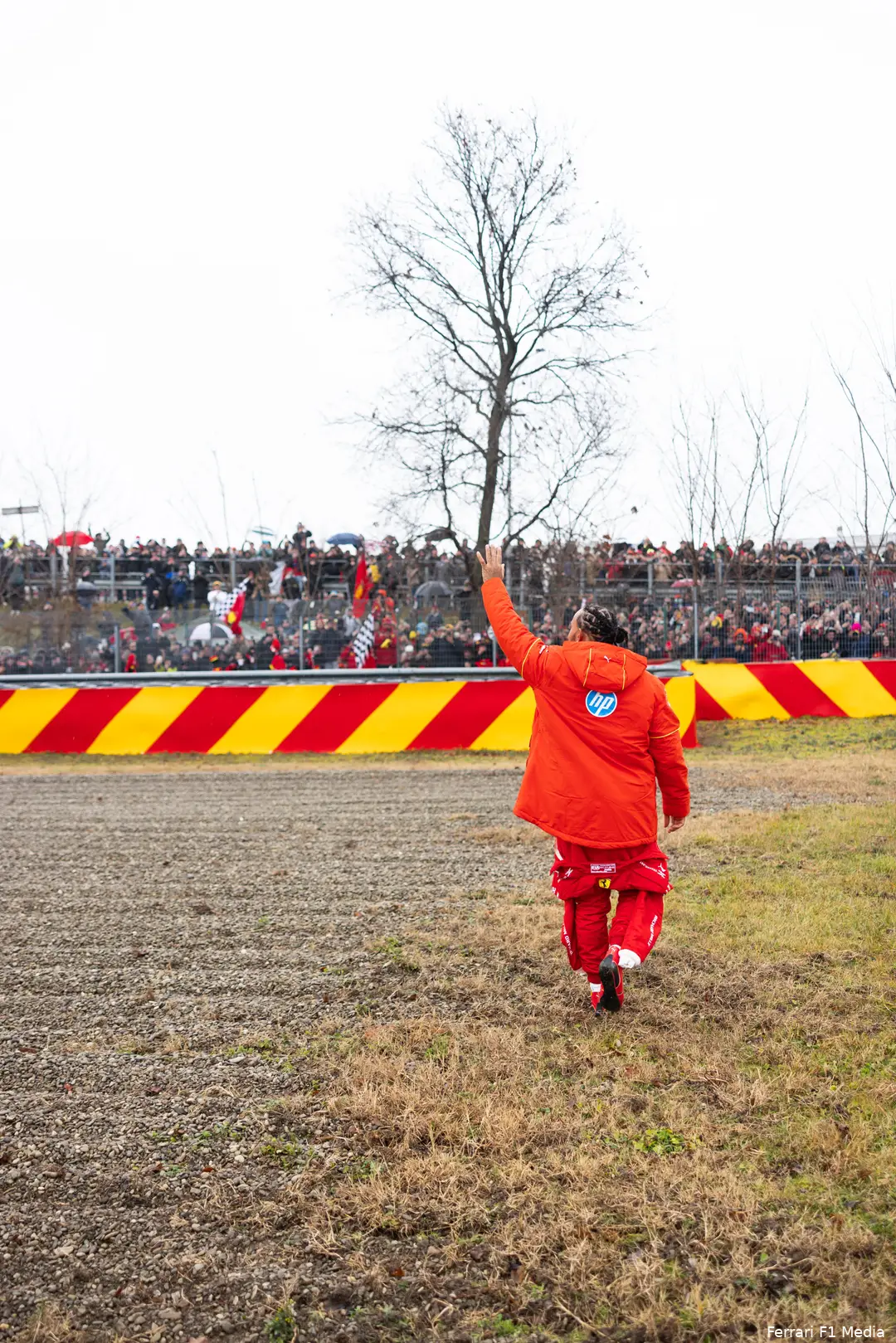 Lewis Hamilton is nu al populair bij de tifosi.