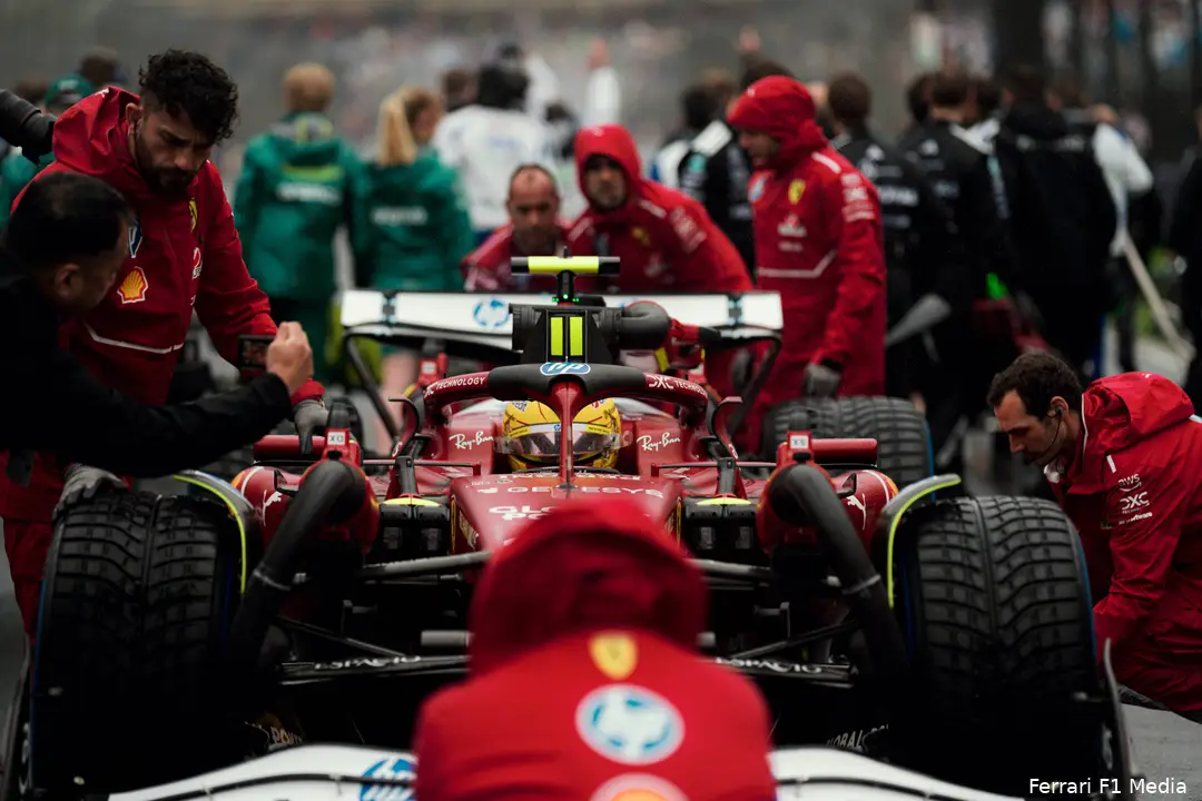 Hamilton was niet blij met de manier waarop de race verliep.
