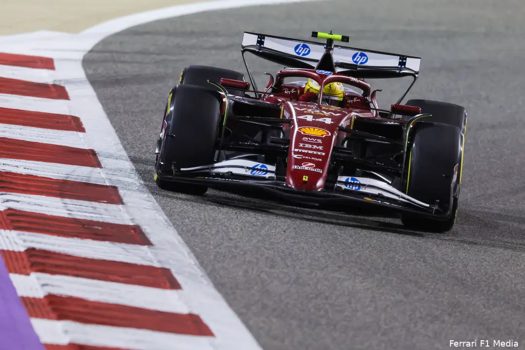 Hamilton werd vijfde in Bahrein vanaf de negende startplek.
