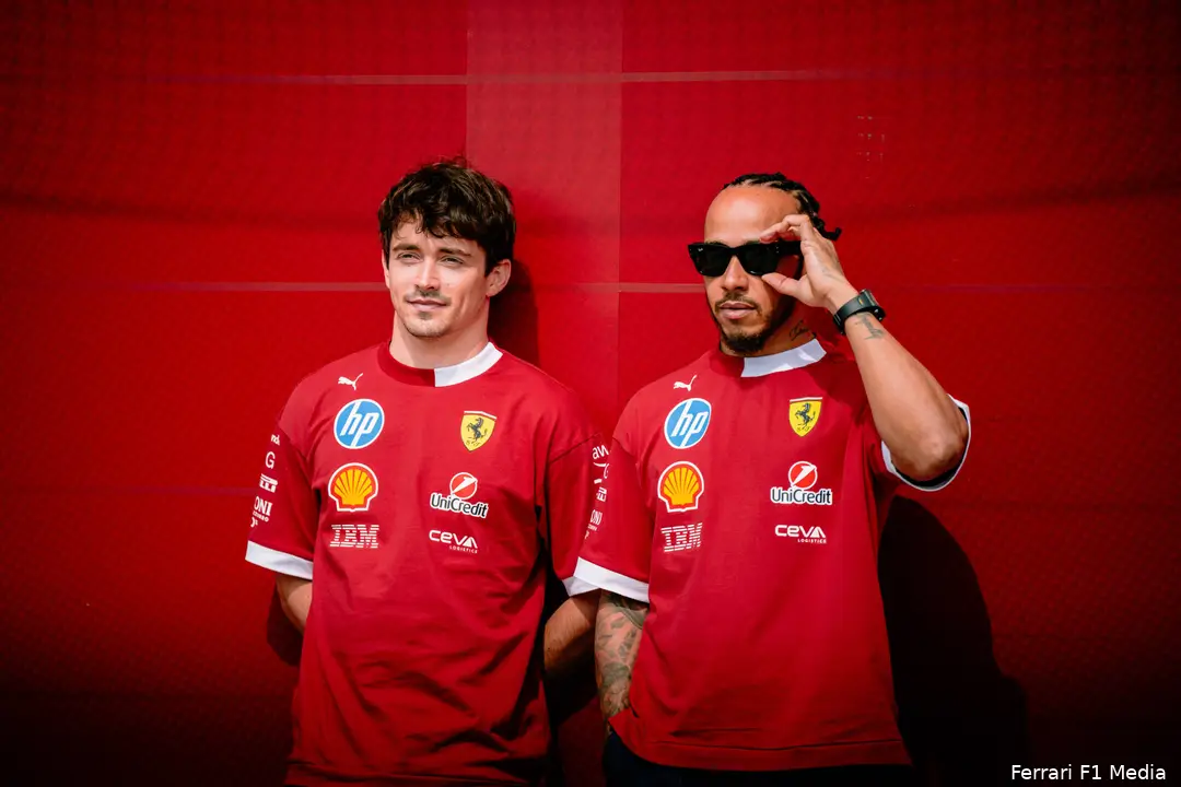 <i>De Ferrari-coureurs krijgen er flink van langs van Danner.</i>