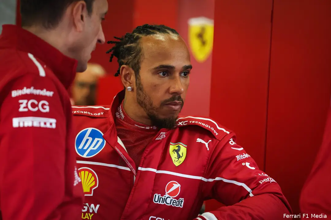 lewis-hamilton-ferrari-zaterdag-bakoe-azerbeidzjan-2025