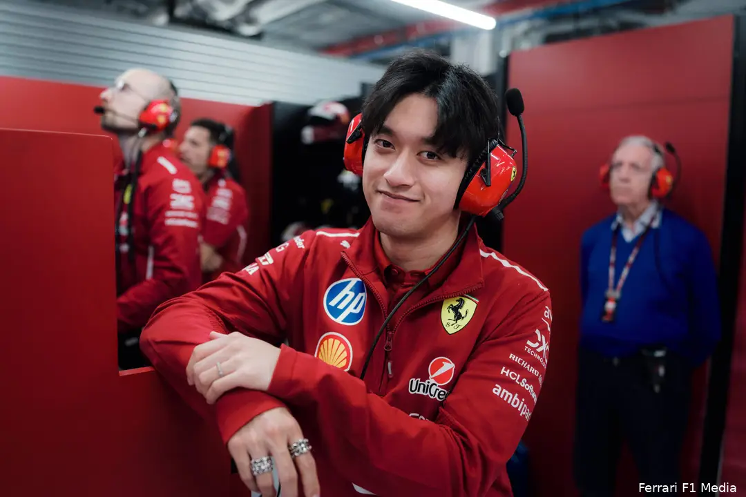 zhou-guanyu-ferrari-2025-gp-qatar-vrijdag