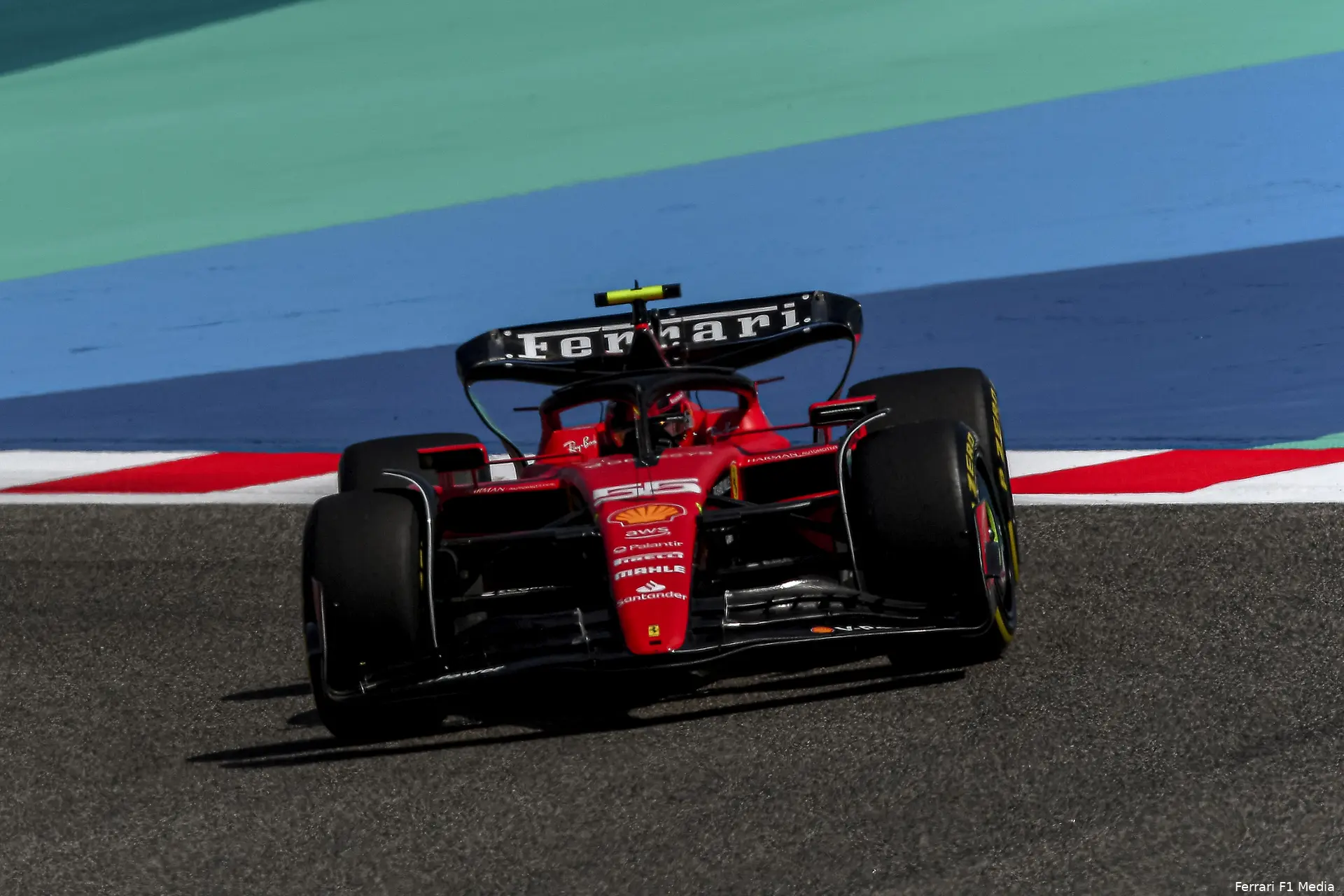 carlos sainz sf 23 ferrari f1 testing bahrein 2023