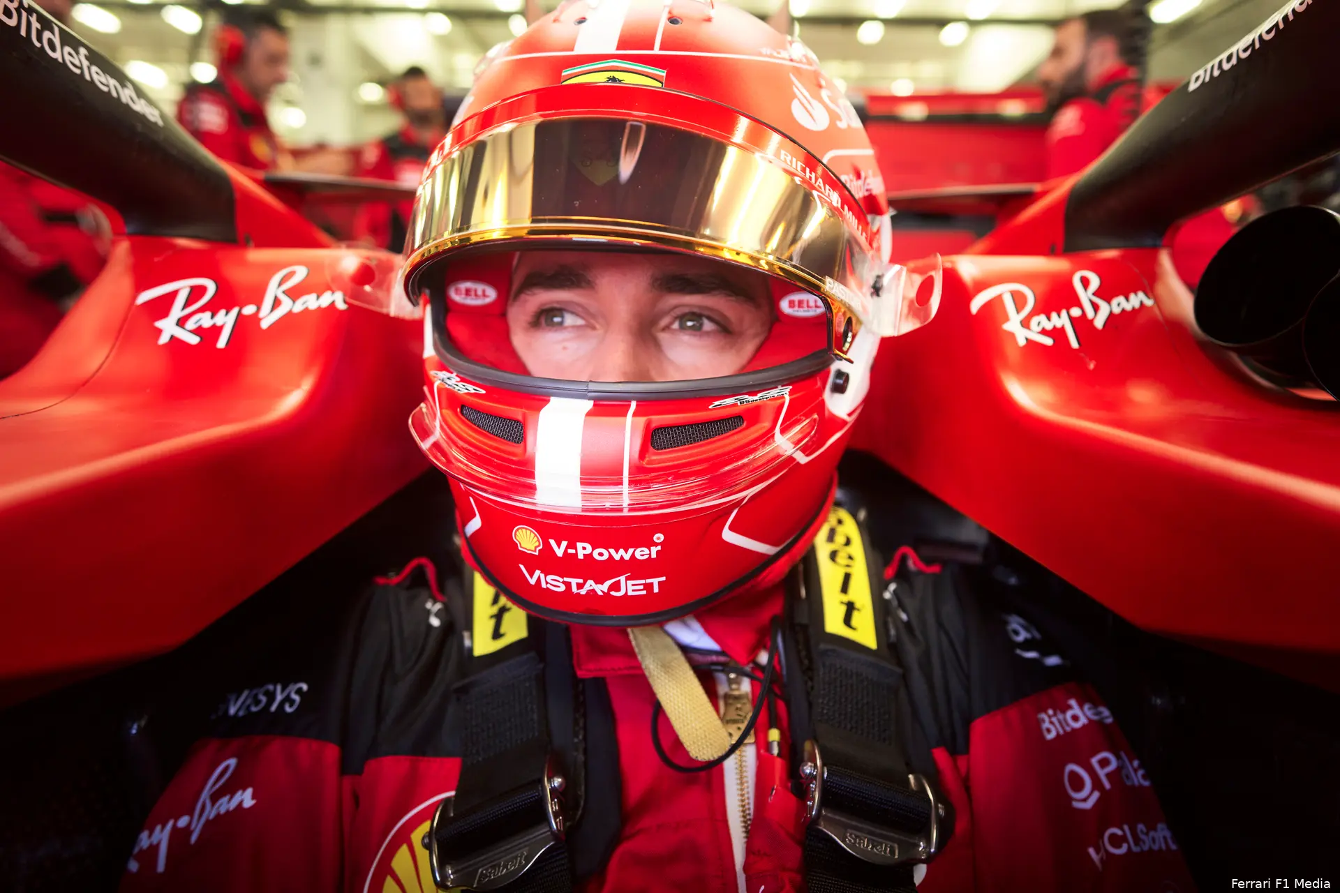leclerc ferrari close testdag 3 bahrein 2023