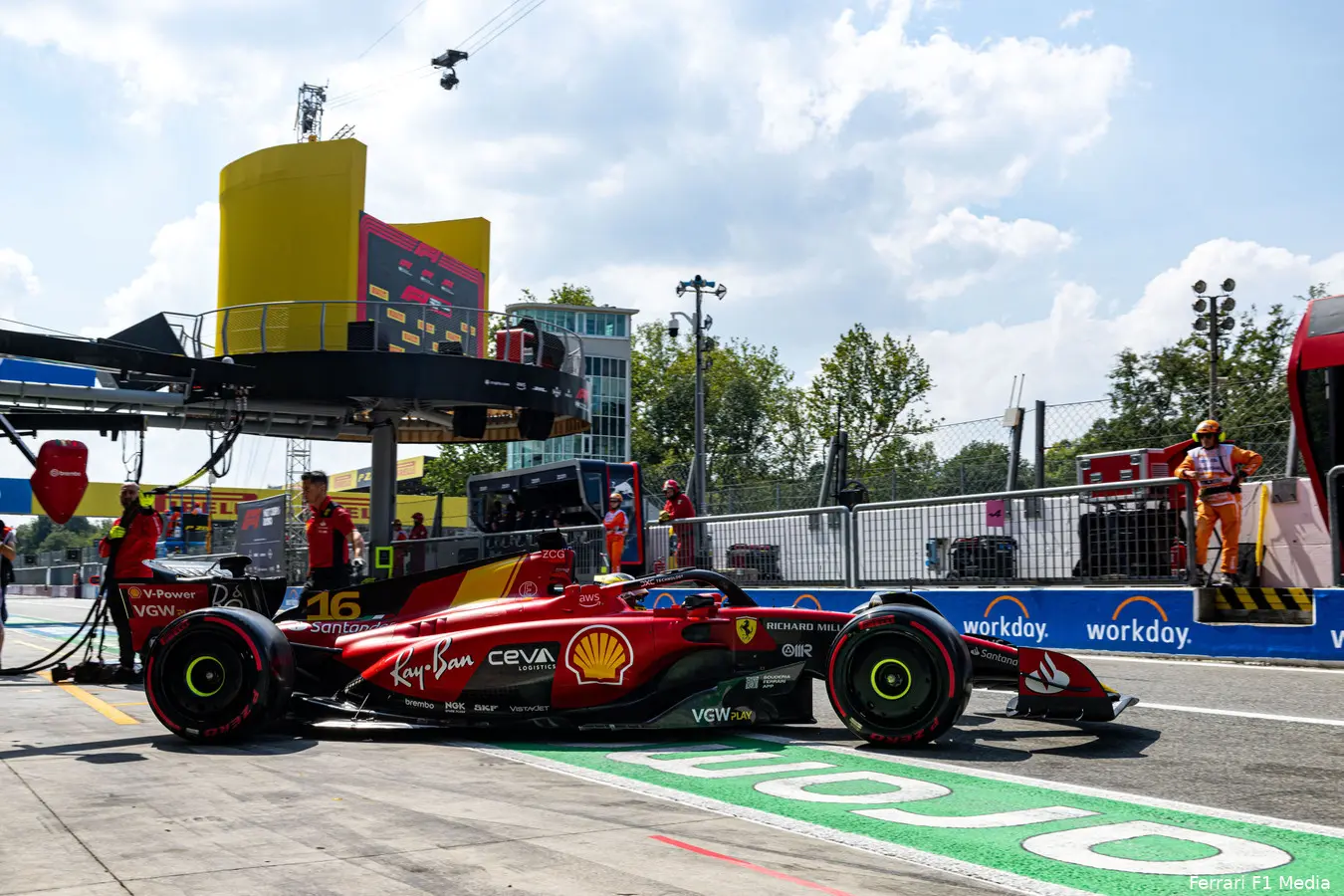 leclerc sf 23 ferrari