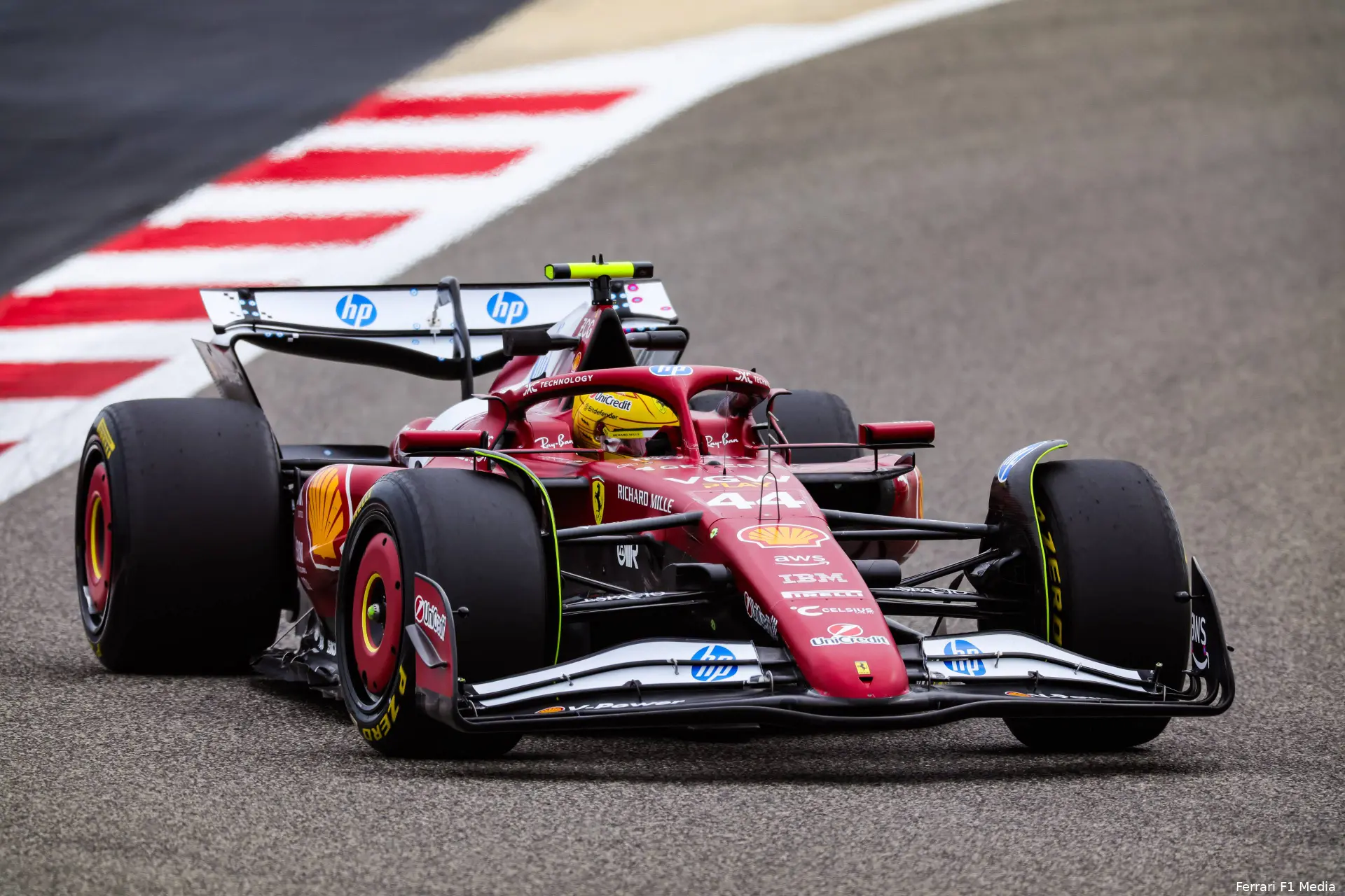lewis hamilton ferrari testdag 1 bahrein 2025 2
