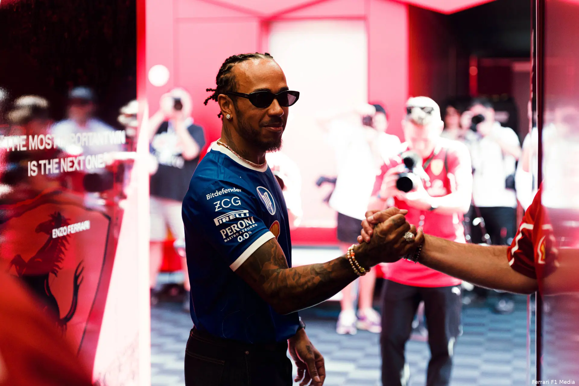lewis-hamilton-ferrari-italië-2025-vrijdag-livery-12