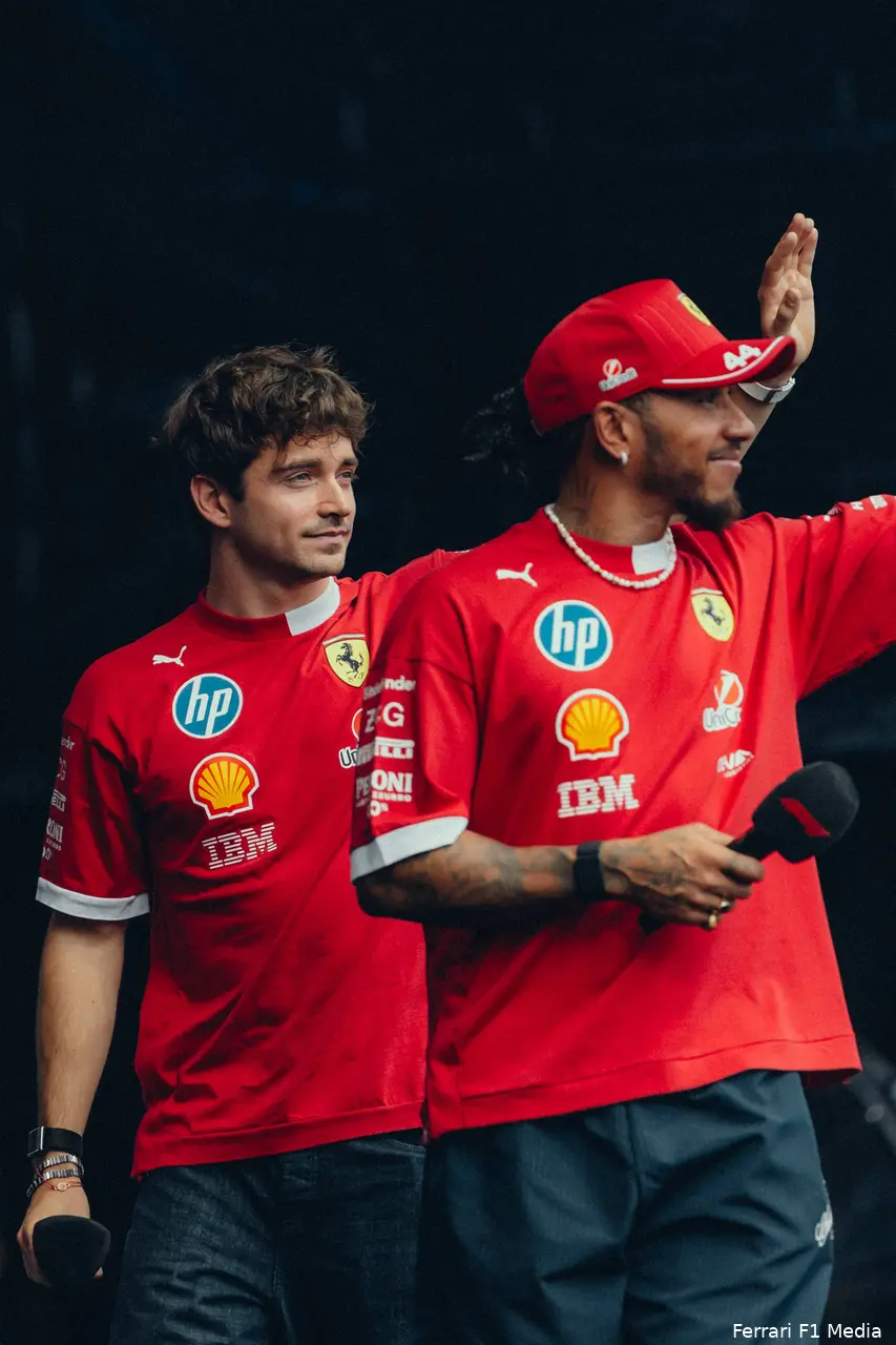 lewis-hamilton-charles-leclerc-ferrari-singapore-vrijdag-1