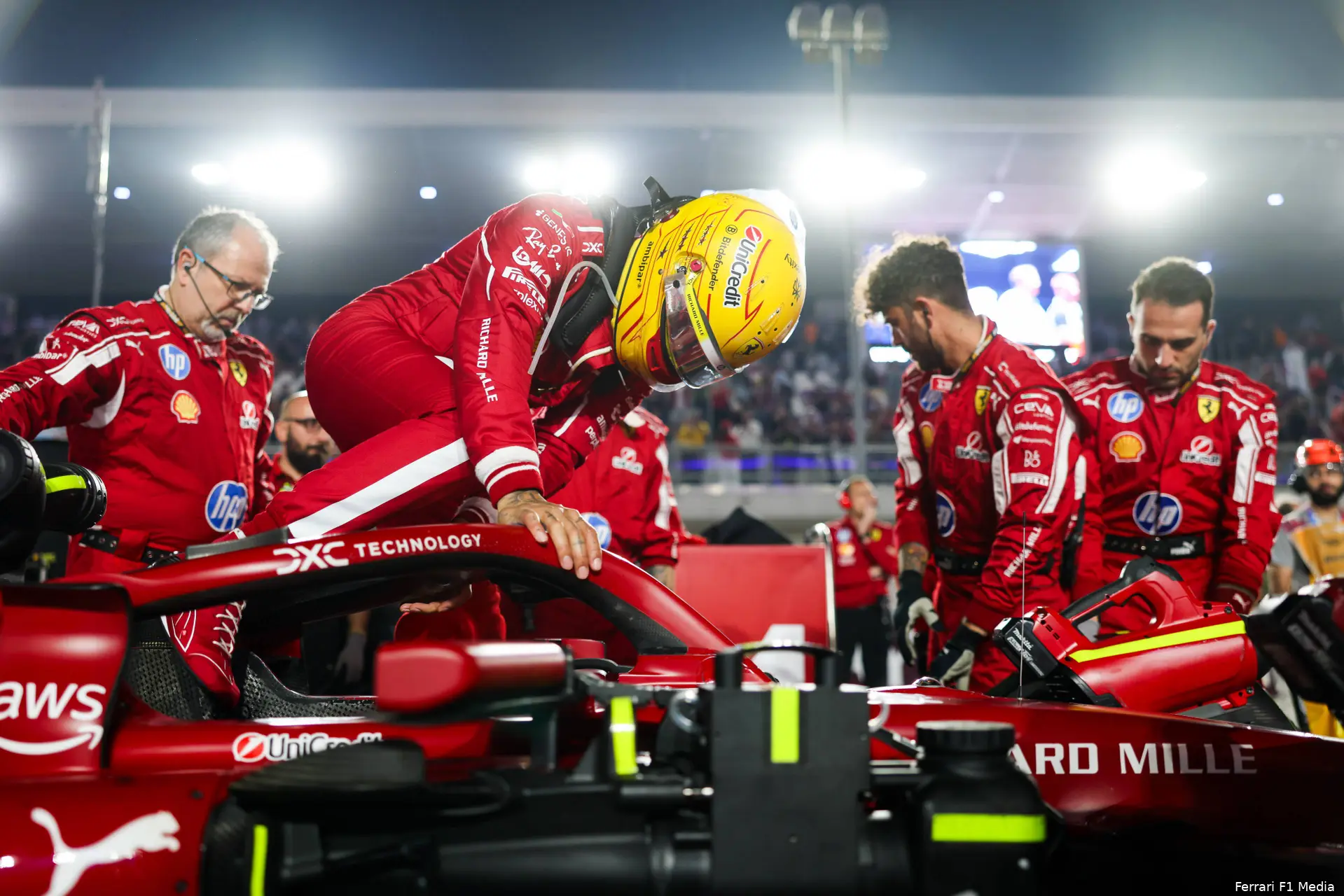 lewis-hamilton-ferrari-gp-qatar-2025-zondag-3