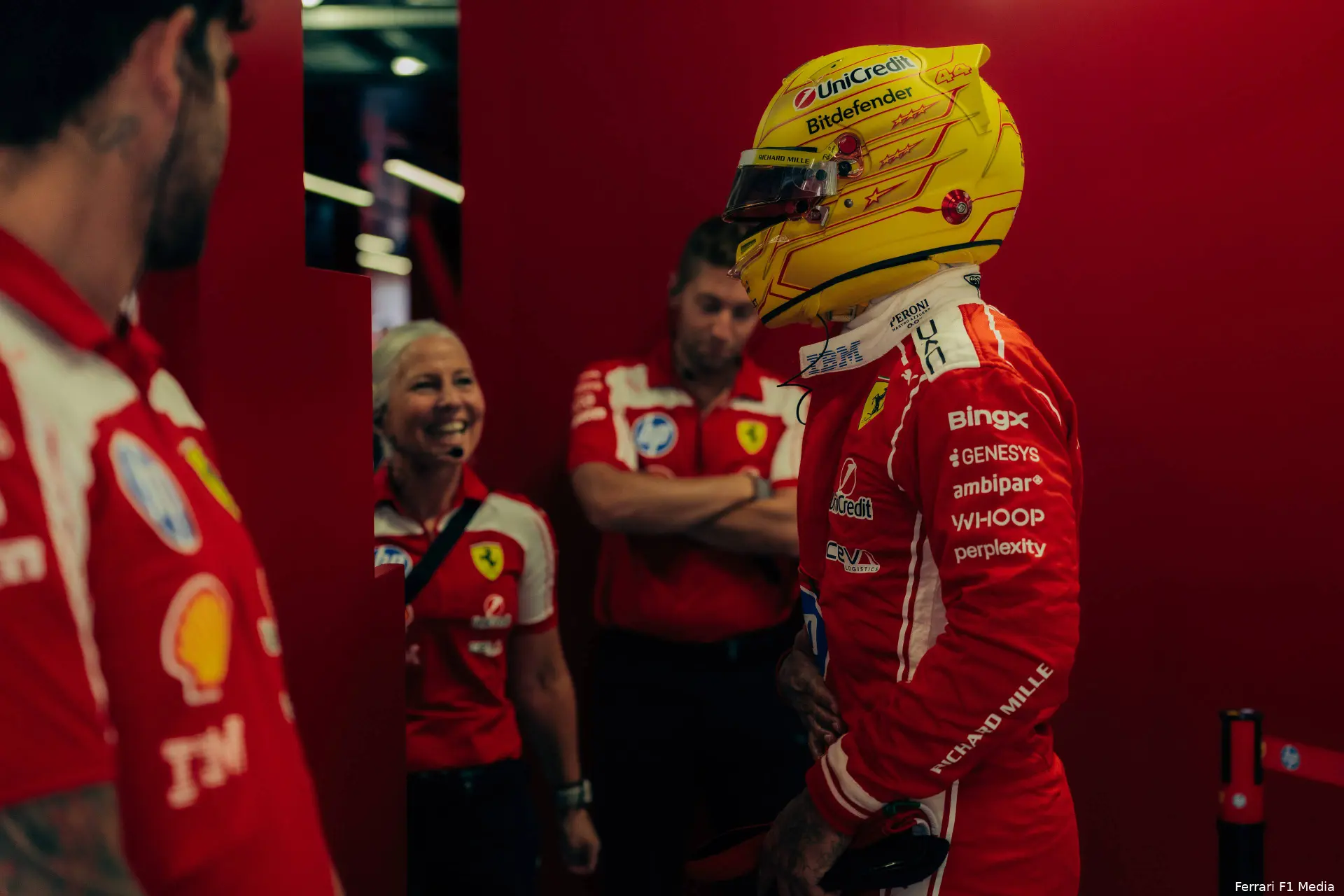 lewis-hamilton-ferrari-angela-gp-hongarije-2026-vrijdag
