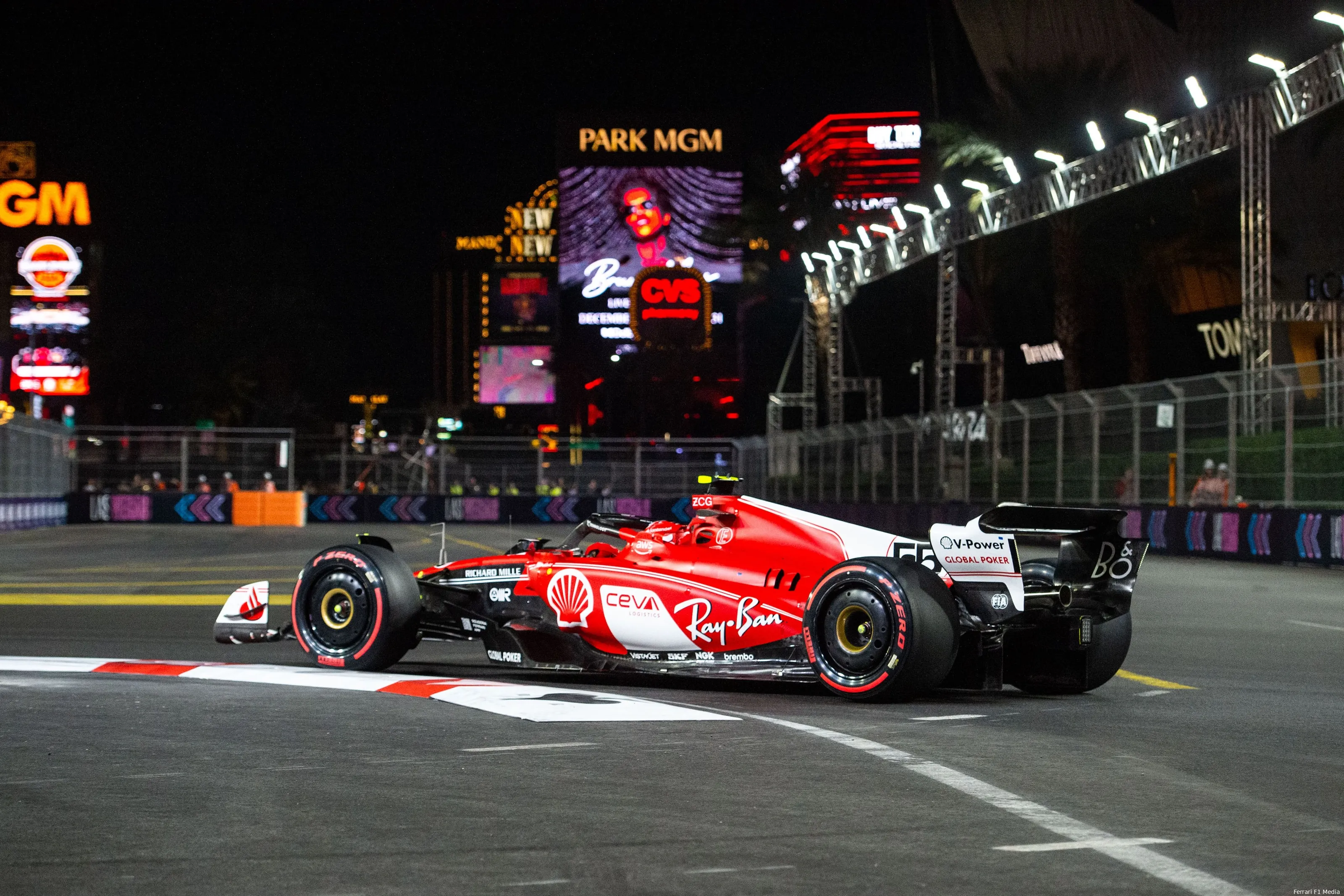 carlos sainz ferrari car15