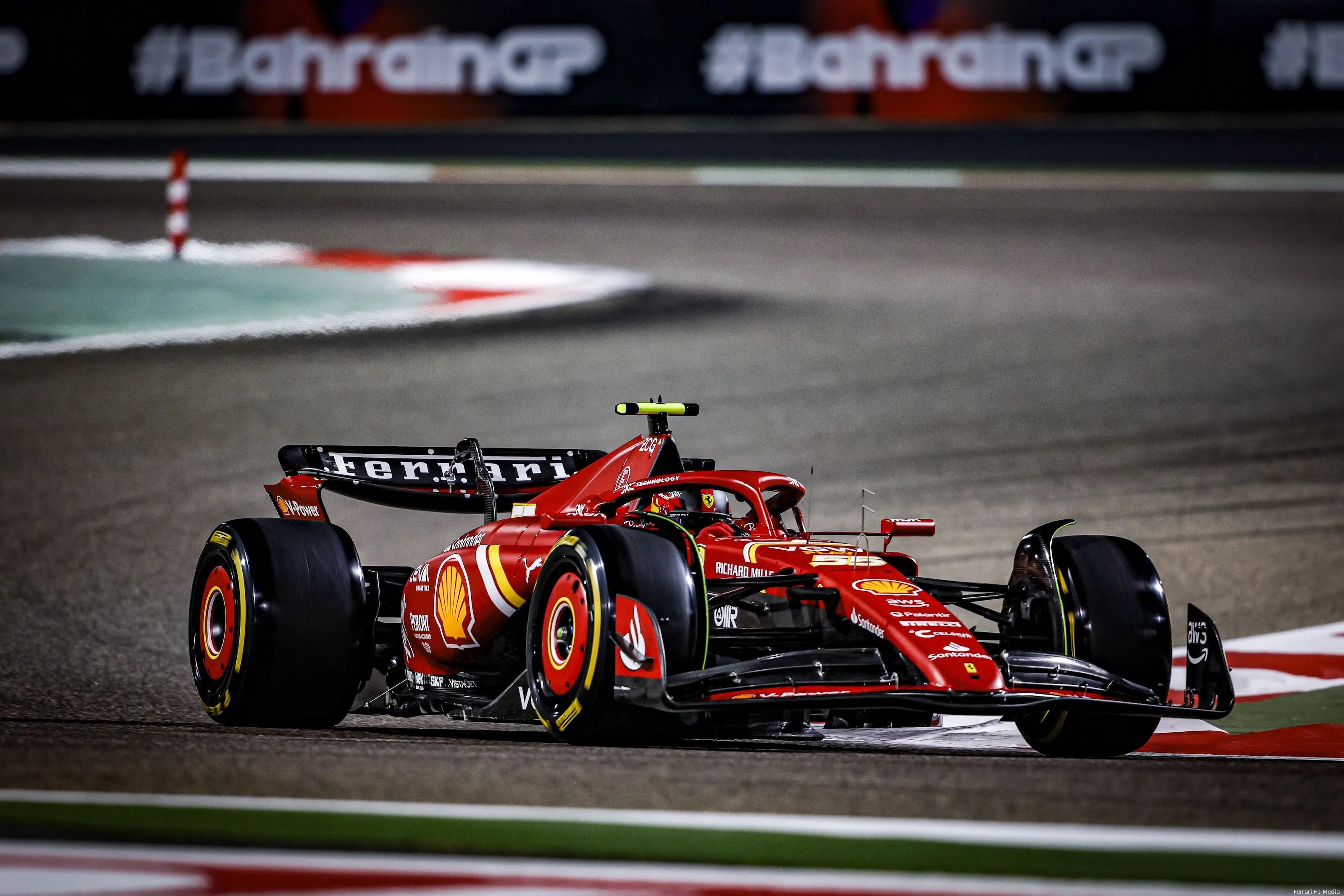 carlos sainz ferrari car26