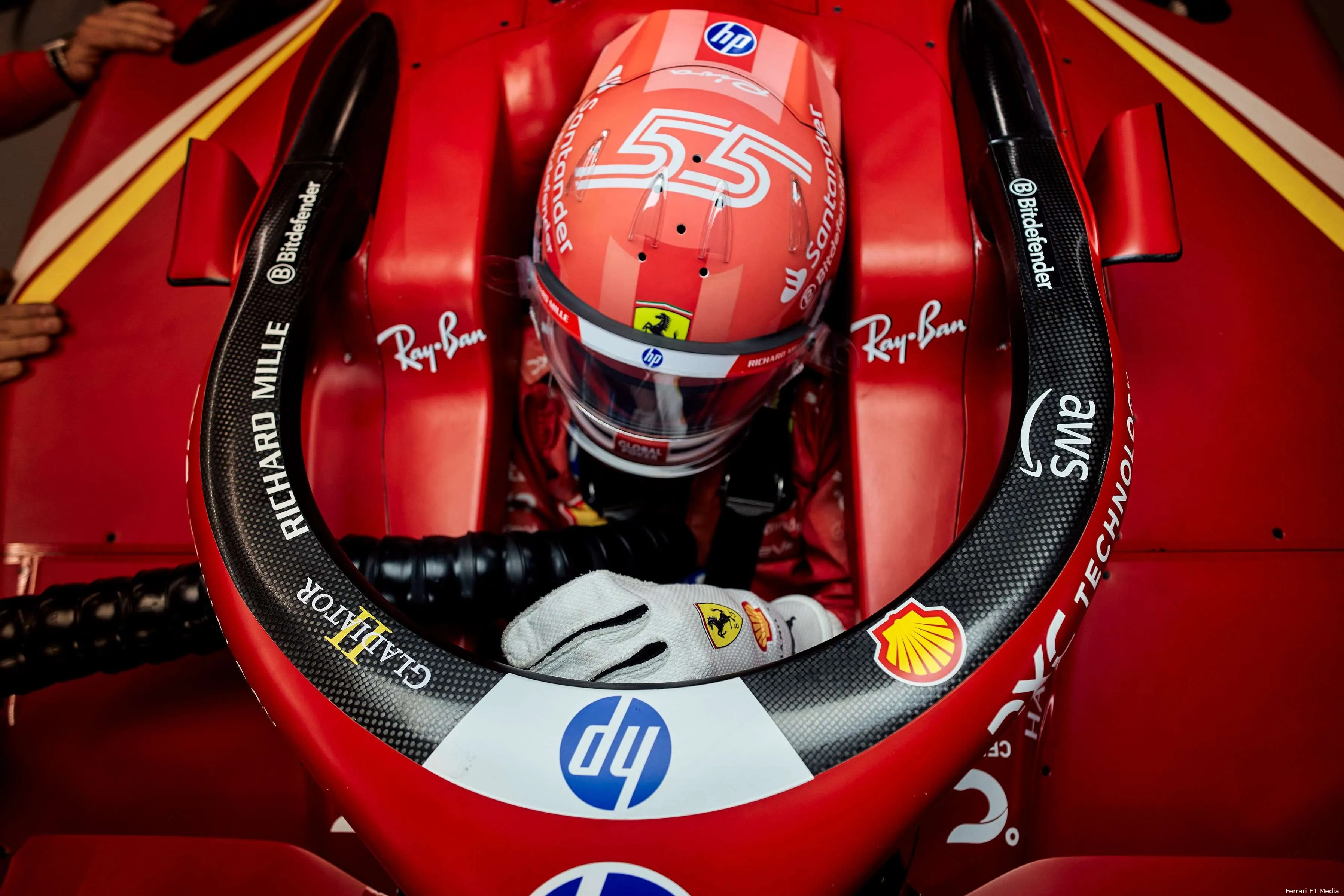 carlos sainz ferrari las vegas helm 12813 13