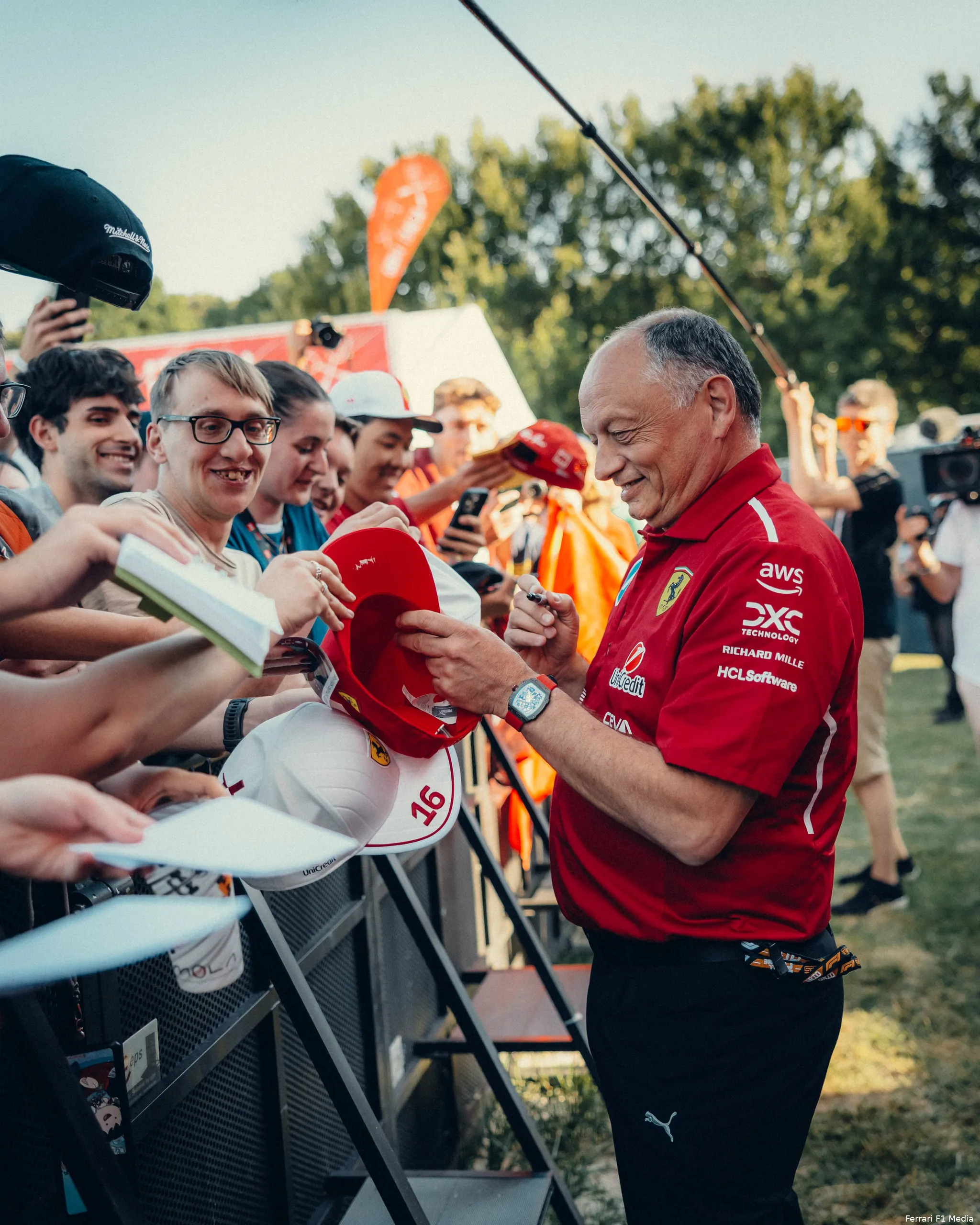 ferrari fred vasseur tifosi gp emilia romagna imola 2025 vrijdag