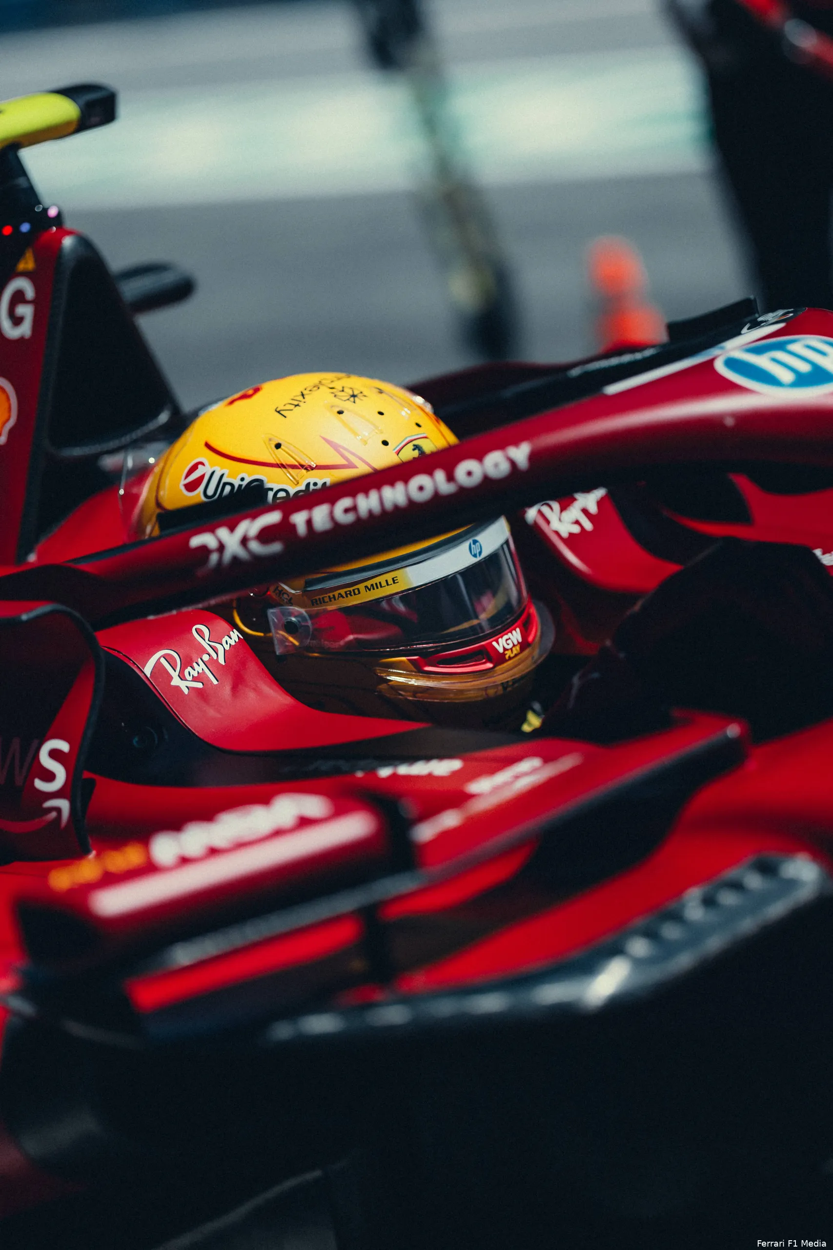 lewis hamilton barcelona zaterdag 2025 ferrari