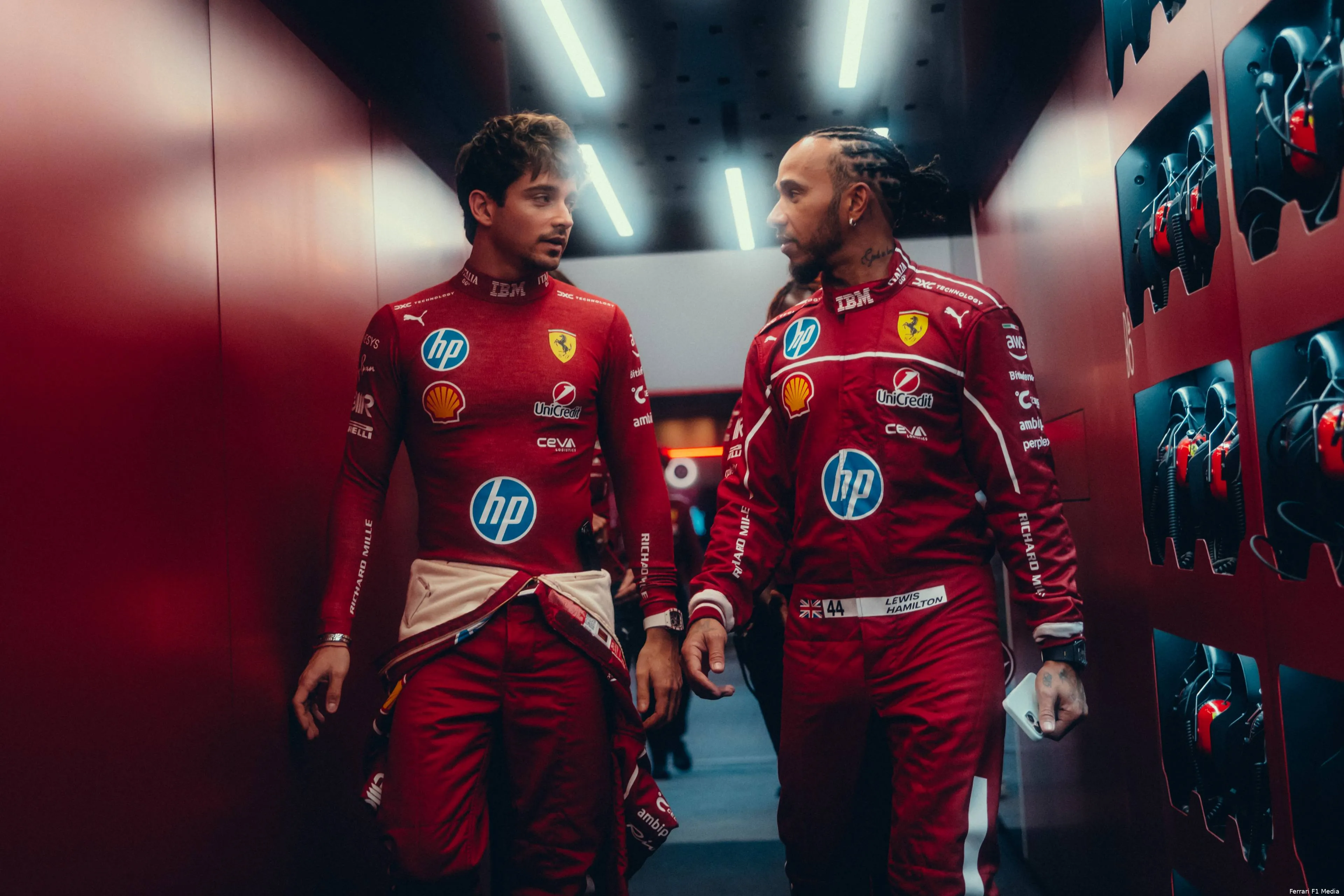 lewis-hamilton-ferrari-gp-abu-dhabi-2025-zaterdag-charles-leclerc
