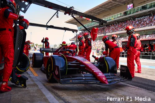 Nieuwe voor- en achtervleugel Ferrari (Bron: Ferrari F1 Media)<br>