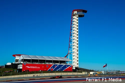 Het
Circuit of the Americas (COTA), uitkijktoren en tribune, Grand Prix van de Verenigde Staten 2022 (Foto:
Ferrari F1 Media)