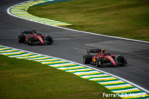Carlos
Sainz en Charles Leclerc op het Autódromo José Carlos Pace tijdens de kwalificatie, Grand Prix van
São Paulo 2022 (Foto: Ferrari F1 Media)
