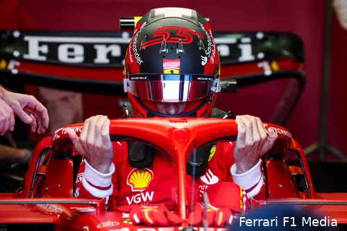 Sainz deed zijn best om Red Bull en zijn teamgenoot onder druk te zetten. (Foto: Ferrari F1 Media)