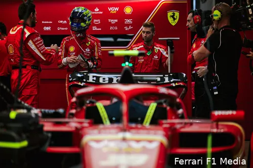 Bearman deed het in Saoedi-Arabië niet eens zo heel slecht vergeleken met zijn tijdelijke teamgenoot. (Foto: Ferrari F1 Media)