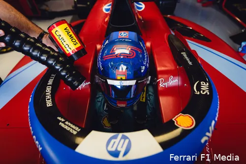 Sainz rijdt vanaf 2021 in het rood, maar moet eind dit jaar afscheidnemen van Ferrari. (Foto: Ferrari F1 Media).