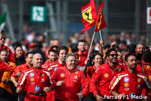 ferrari zege mexico vlaggen blij