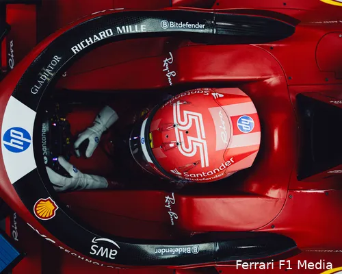 <i>Carlos Sainz was niet blij met de strategie van het team.</i>