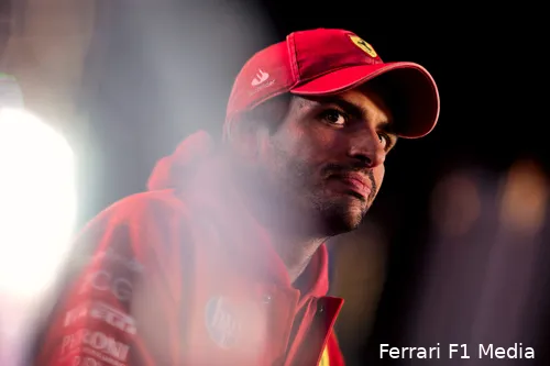 <i>Carlos Sainz hoopt zijn tijd bij Ferrari af te sluiten met de constructeurstitel.</i>