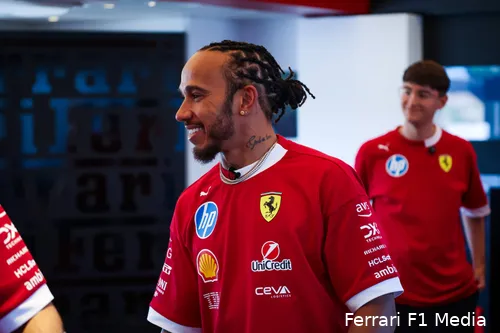 <i>Hamilton was onder de indruk van Pitt en Idris.</i>