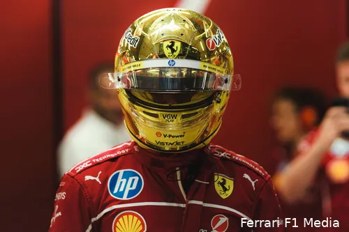 lewis-hamilton-ferrari-singapore-vrijdag-3