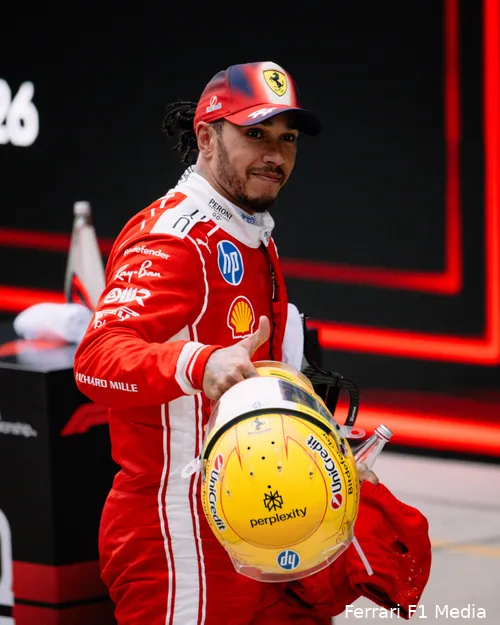 Hamilton-Ferrari-podium15-china-gp-2026-race_9d127b0b-cacb-47f7-82a1-e87408b956c3
